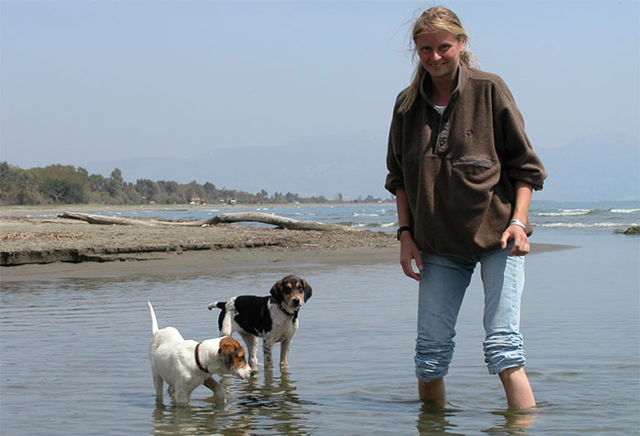 Steffi und die Hunde im Wasser